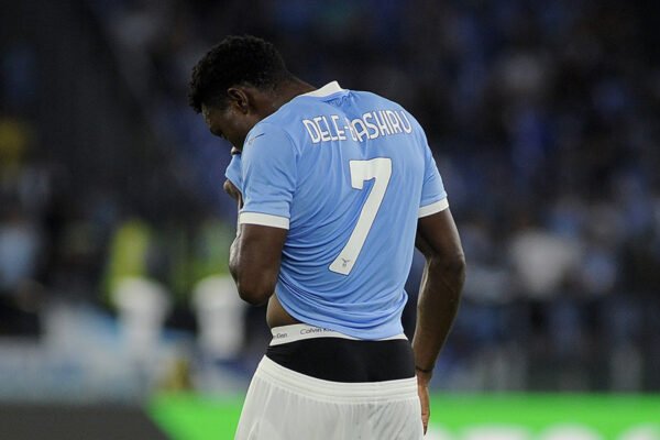 Lazio, doppio allarme dopo Bologna: in attesa i giocatori